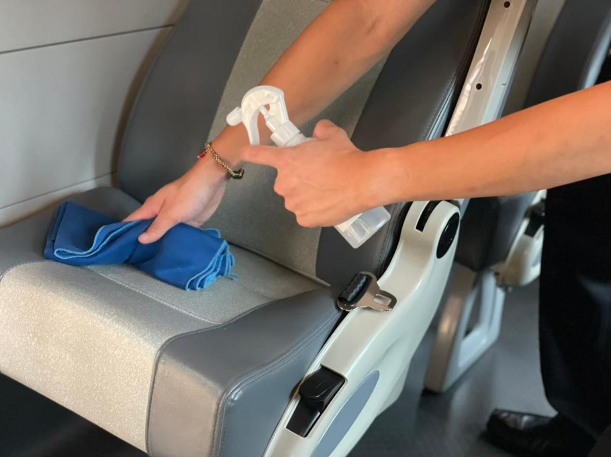 Hotel Royal Chiao Hsi Jiaoxi Extérieur photo Disinfection of a train seat