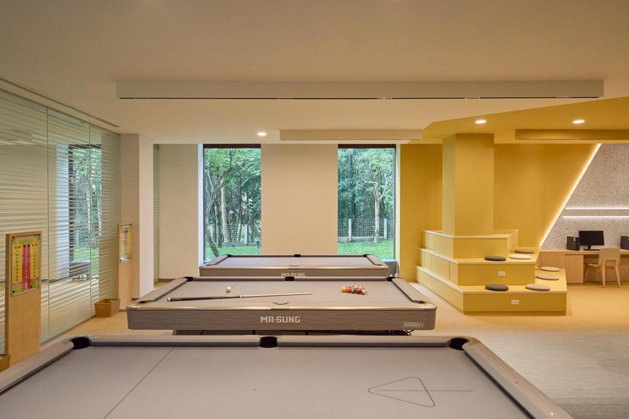 Hotel Royal Chiao Hsi Jiaoxi Extérieur photo A carom billiards table