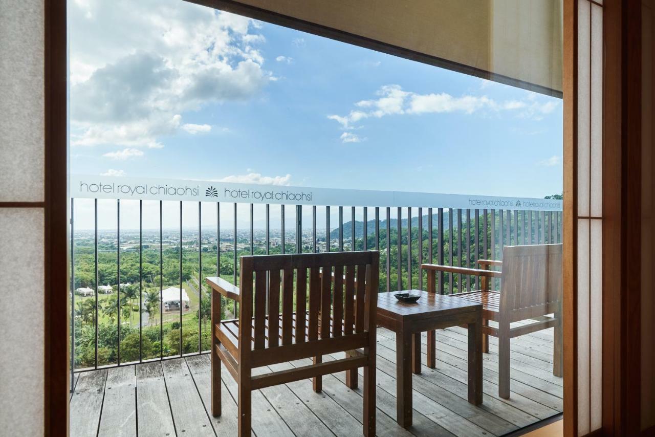 Hotel Royal Chiao Hsi Jiaoxi Extérieur photo Balcony of a hotel room