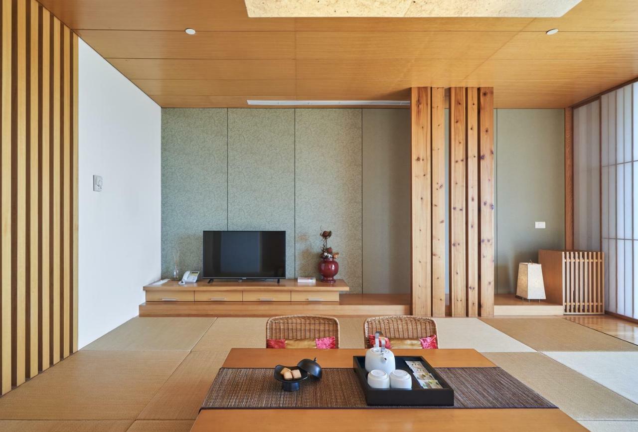 Hotel Royal Chiao Hsi Jiaoxi Extérieur photo A Japanese-style room at the hotel